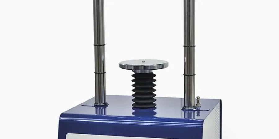 Ensayo triaxial en Maipú: parámetros de resistencia y deformación del suelo
